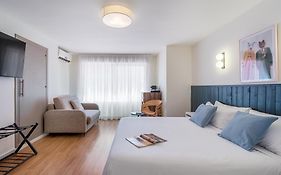 Granada Suites By Olala Homes